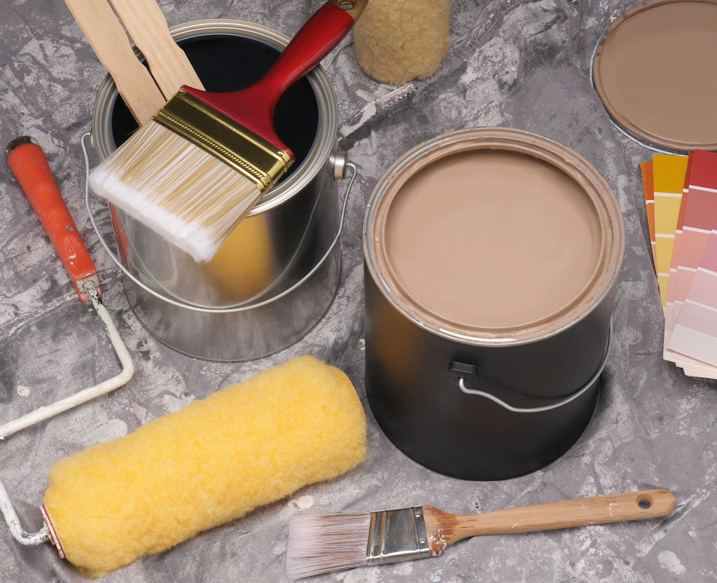 Paint supplies for your apartment